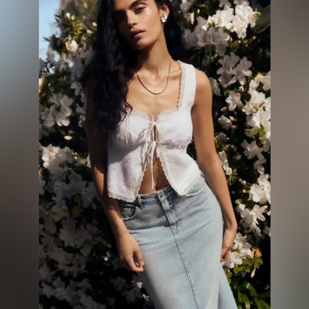 Reformation Rosalie Linen Top - Picture 7 of 7